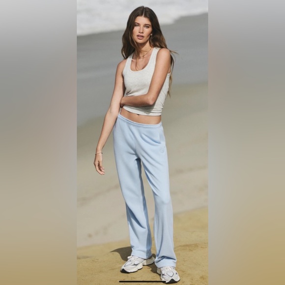 Vuori Pants - NWT Vuori Sedona Straight Leg Sweatpants color crystal blue